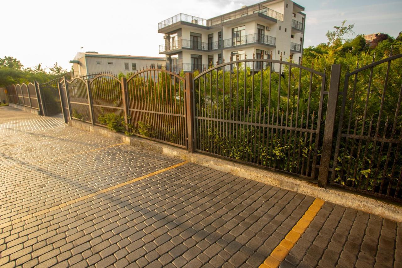 Hotel Pollux Batumi Exterior foto
