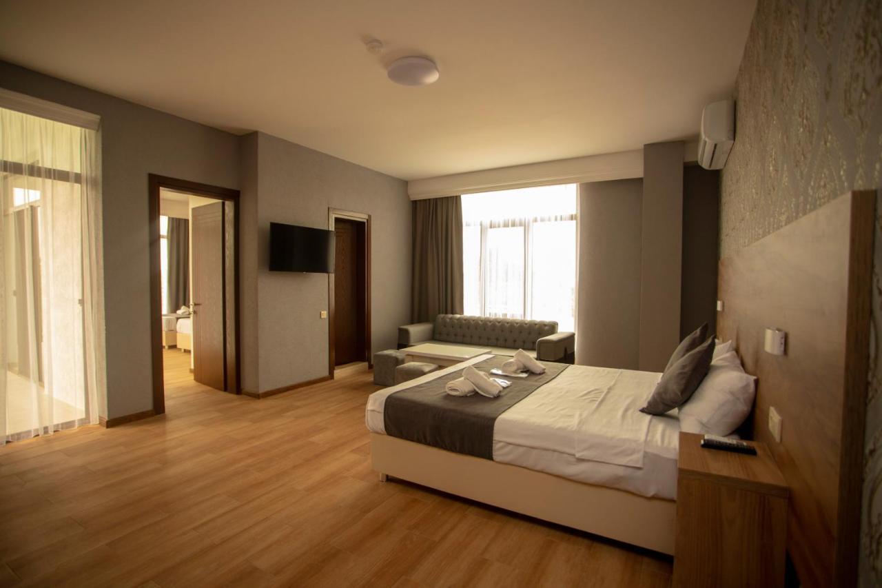 Hotel Pollux Batumi Exterior foto