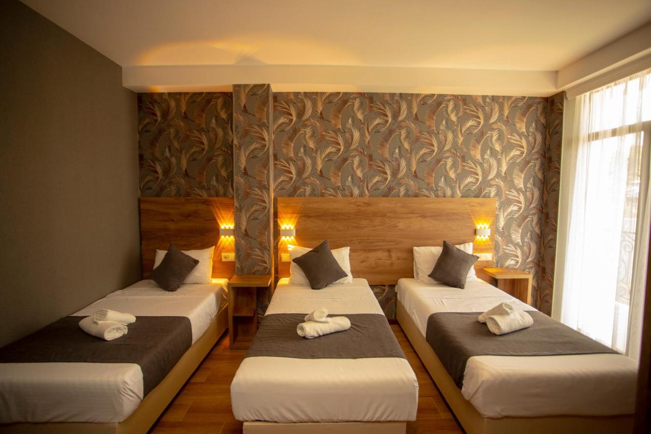 Hotel Pollux Batumi Exterior foto