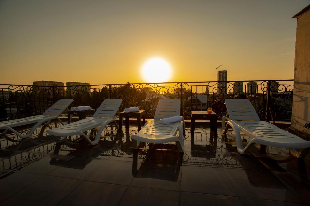 Hotel Pollux Batumi Exterior foto