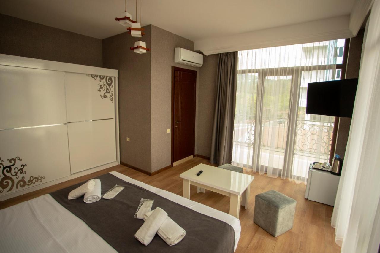 Hotel Pollux Batumi Exterior foto