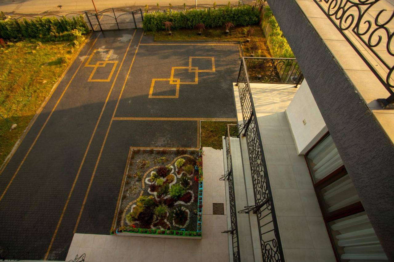 Hotel Pollux Batumi Exterior foto