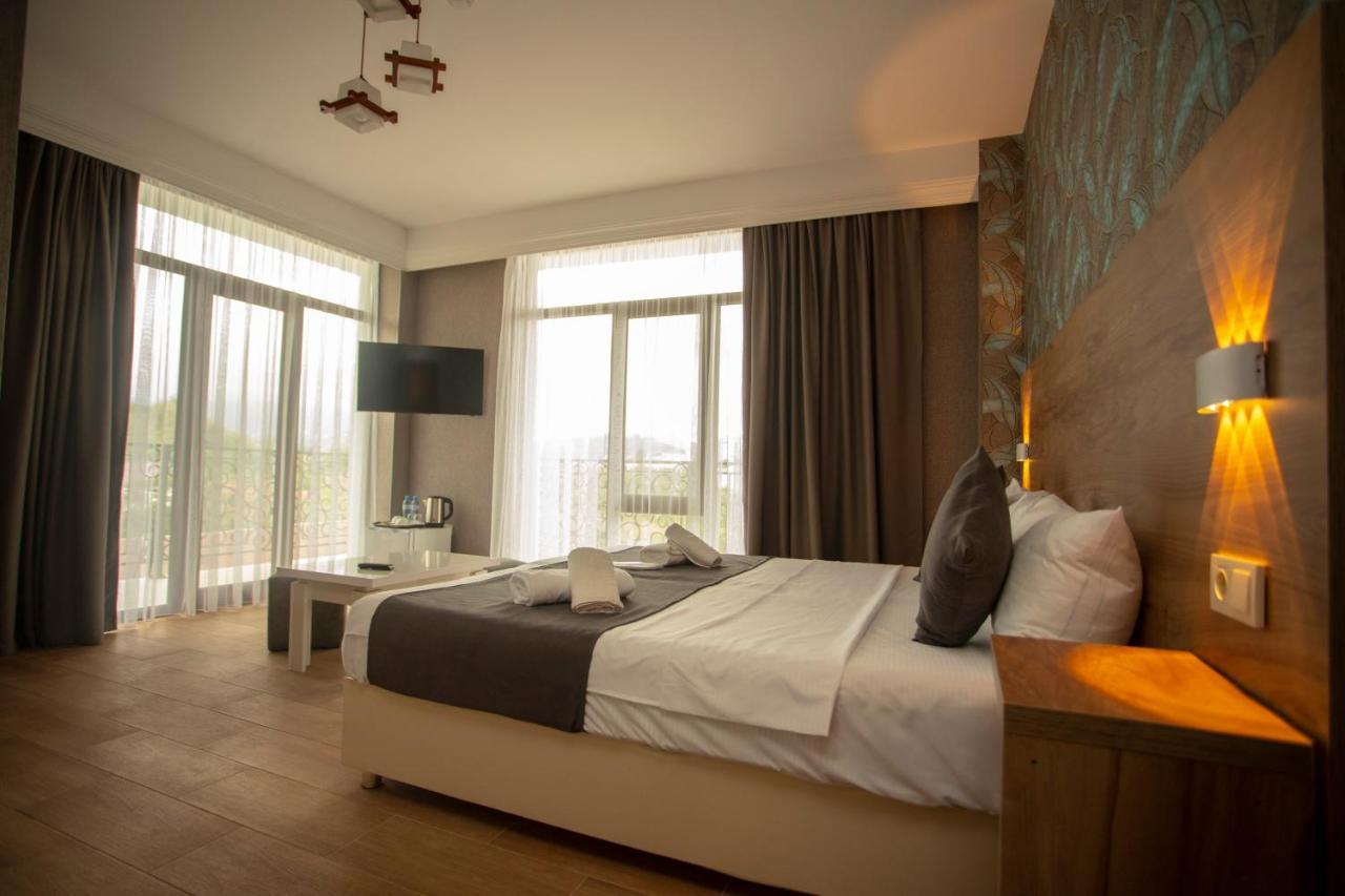 Hotel Pollux Batumi Exterior foto