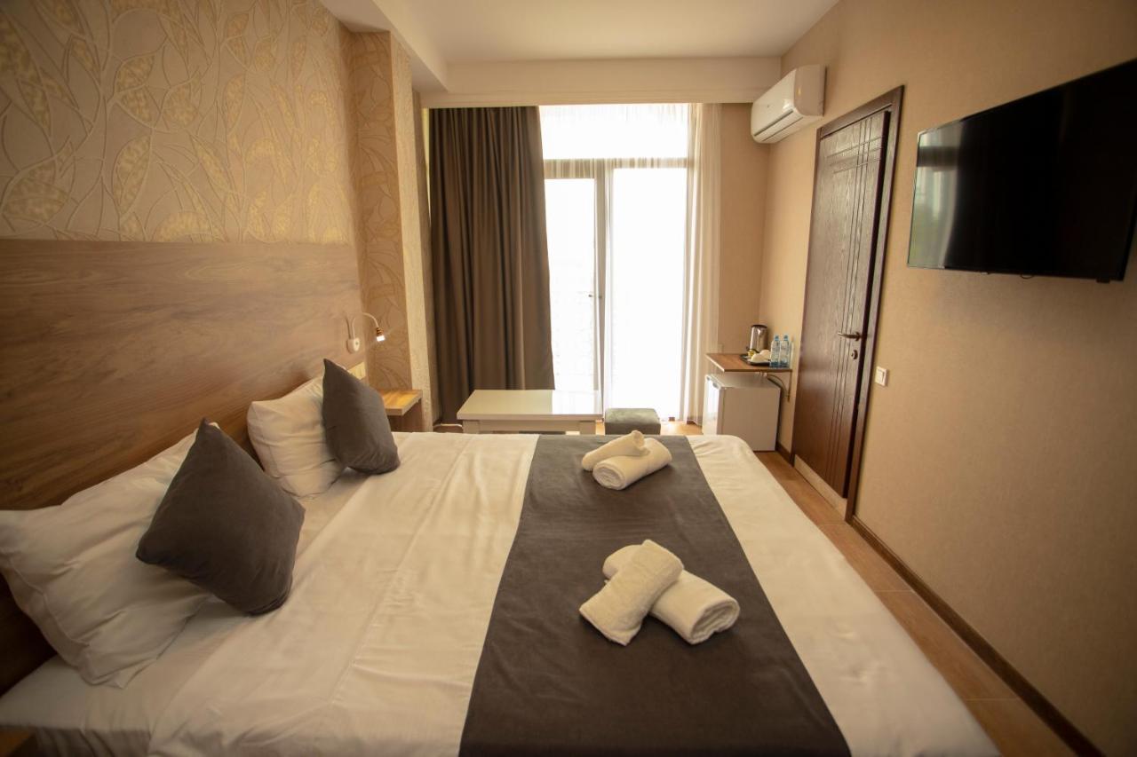 Hotel Pollux Batumi Exterior foto