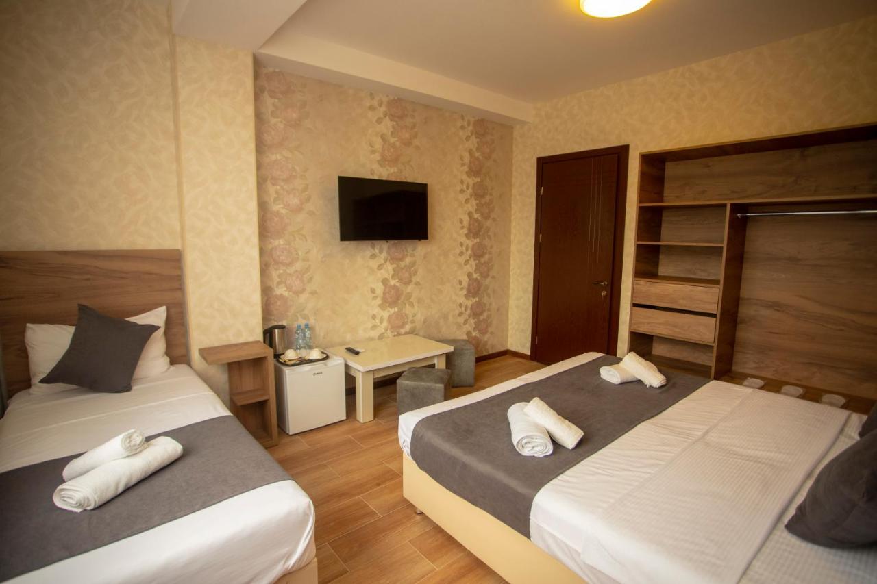 Hotel Pollux Batumi Exterior foto
