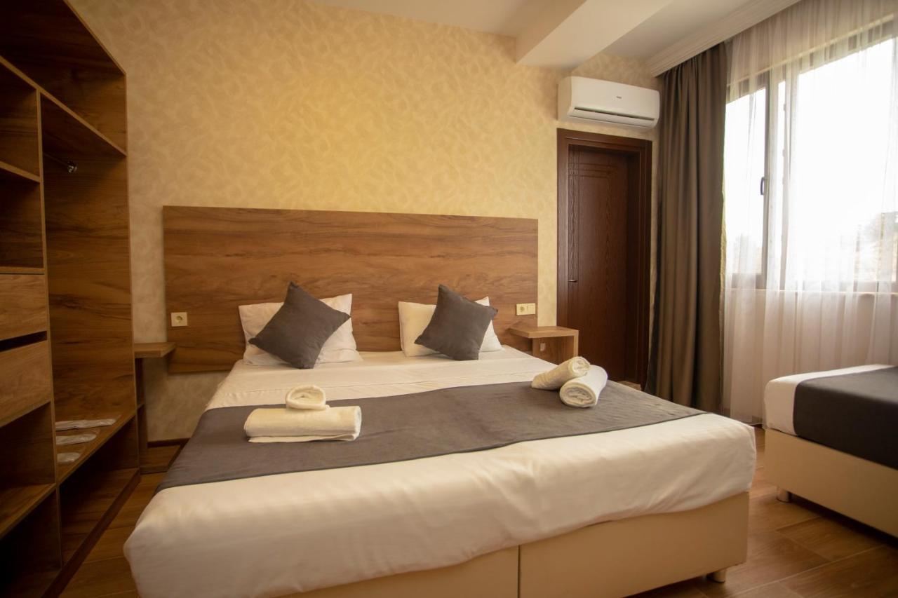 Hotel Pollux Batumi Exterior foto