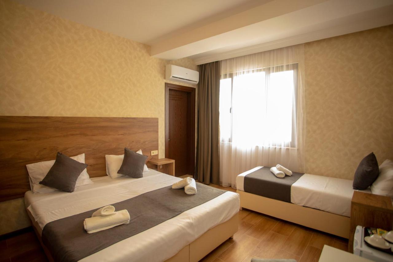 Hotel Pollux Batumi Exterior foto