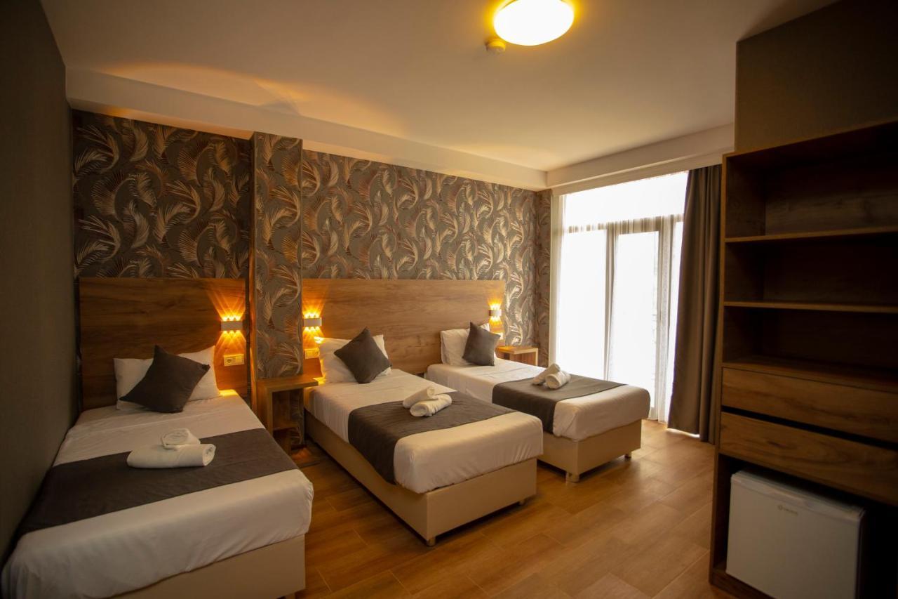 Hotel Pollux Batumi Exterior foto