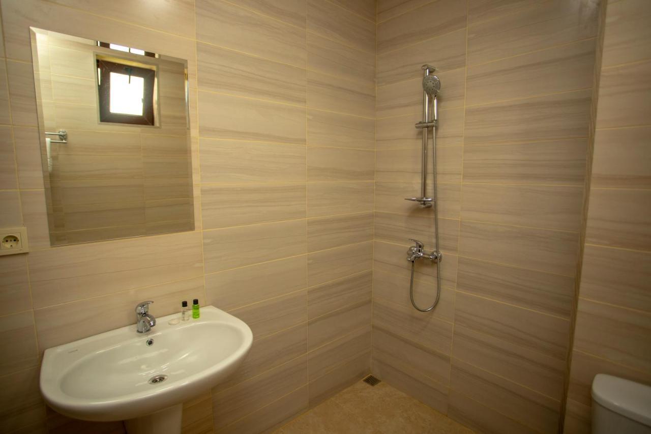 Hotel Pollux Batumi Exterior foto