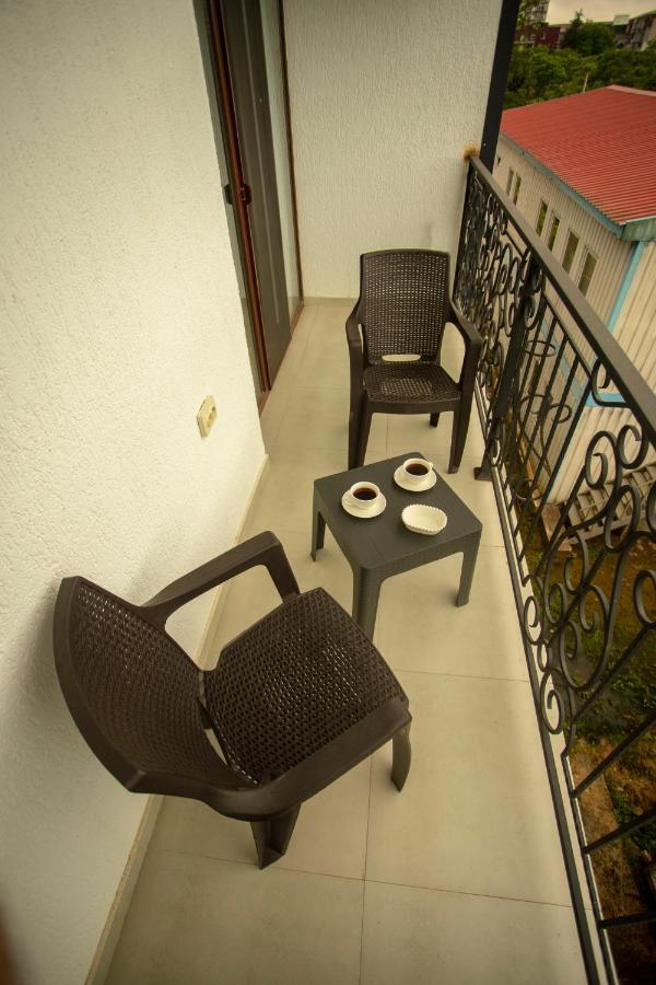 Hotel Pollux Batumi Exterior foto